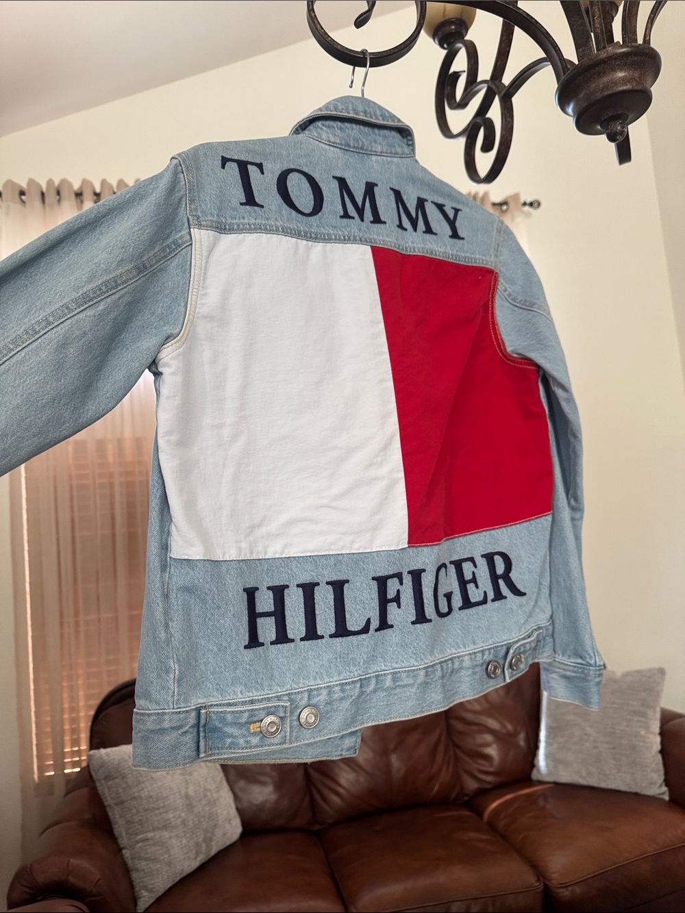 Tommy Hilfiger Light Wash Denim Jacket - Picture 5 of 6